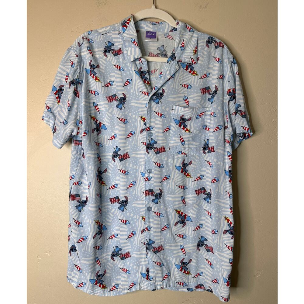 Men's DISNEY Lilo & Stitch Firework American Flag Short Sleeve Button Up Large
